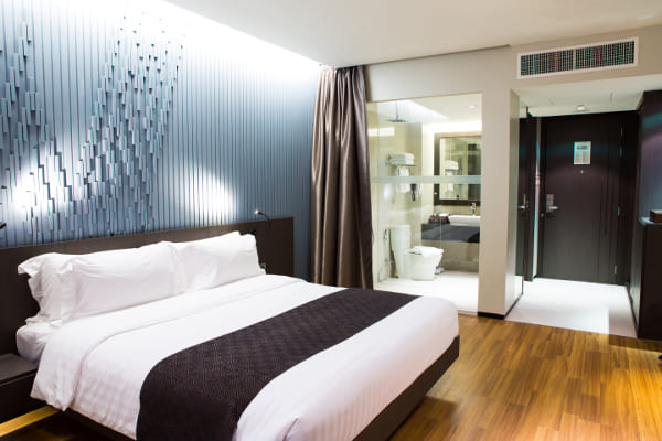 Hotels & Resorts